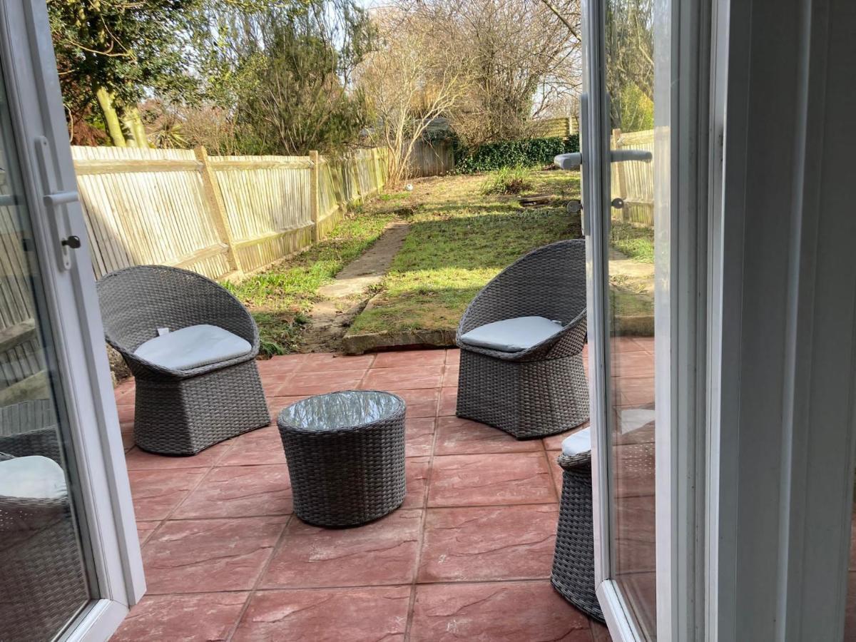 Surbiton Home With Free Parkings, Surbiton, Kingston Upon Thames, Surrey, Greater London Uk Buitenkant foto