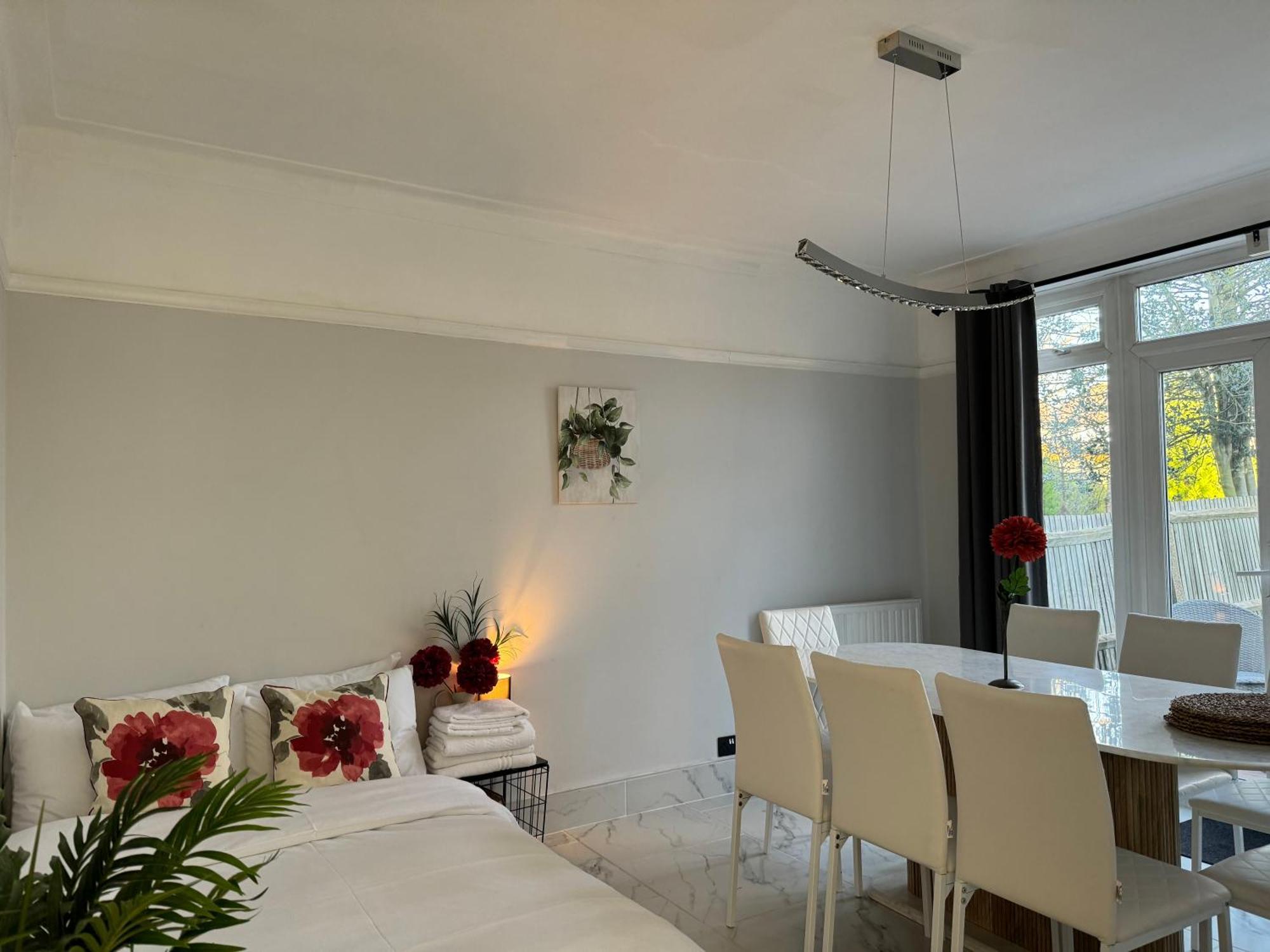 Surbiton Home With Free Parkings, Surbiton, Kingston Upon Thames, Surrey, Greater London Uk Buitenkant foto