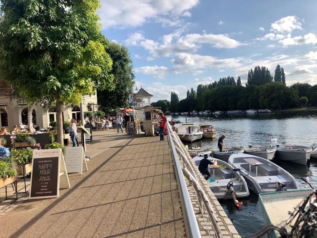 Surbiton Home With Free Parkings, Surbiton, Kingston Upon Thames, Surrey, Greater London Uk Buitenkant foto