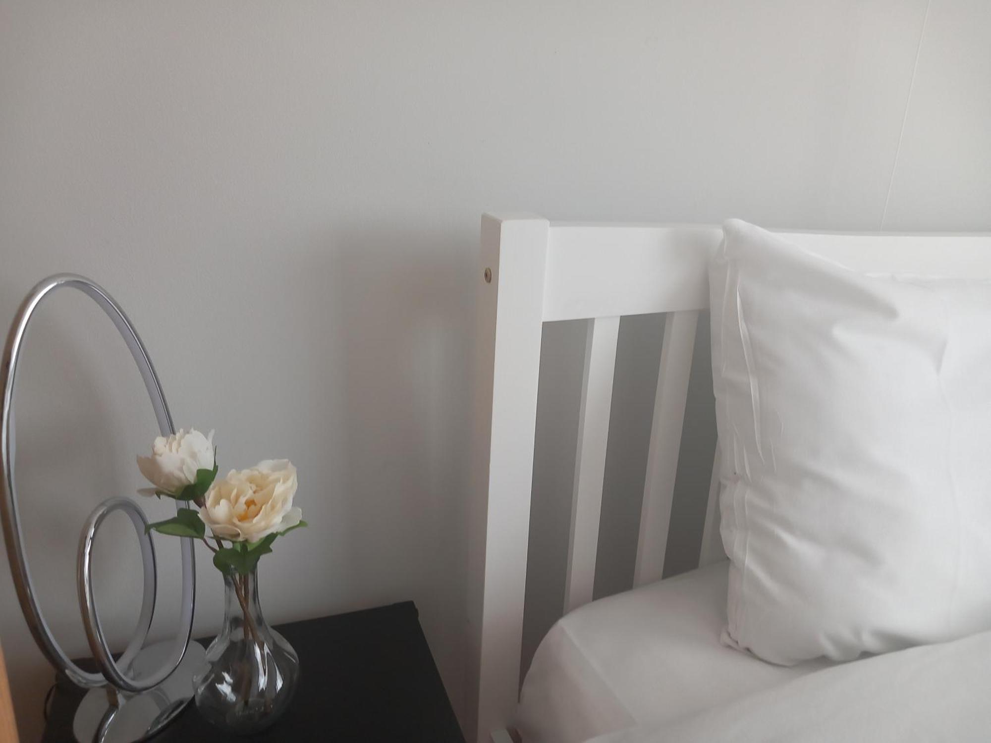 Surbiton Home With Free Parkings, Surbiton, Kingston Upon Thames, Surrey, Greater London Uk Buitenkant foto