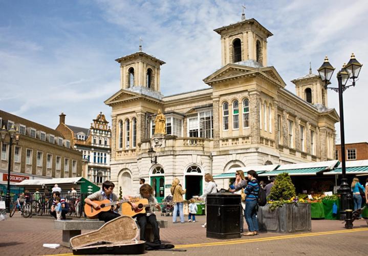 Surbiton Home With Free Parkings, Surbiton, Kingston Upon Thames, Surrey, Greater London Uk Buitenkant foto
